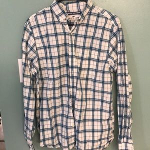 Men’s blue and white button down dress shirt